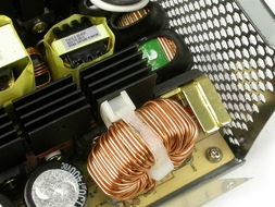 安耐美魔族82 模塊高效525w 電源評測 高效能設(shè)計助你暢享游戲體驗