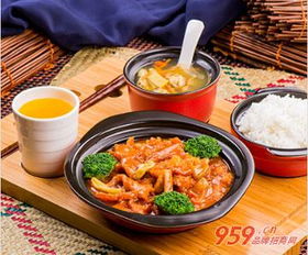 阿宏快餐 開啟砂鍋飯事業，酒店管理經驗助力低門檻投資